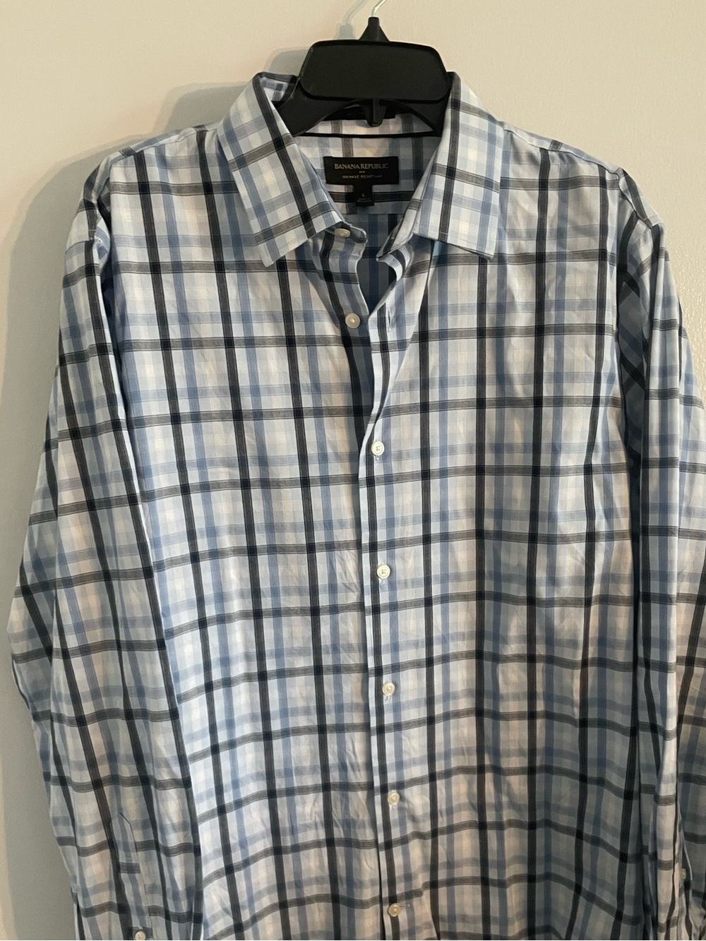 Banana Republic Men's Blue and Navy Plaid Button-Down Shirt
